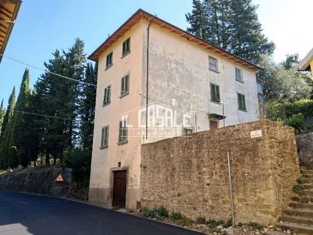 appartamento in vendita a Rufina in zona Casini
