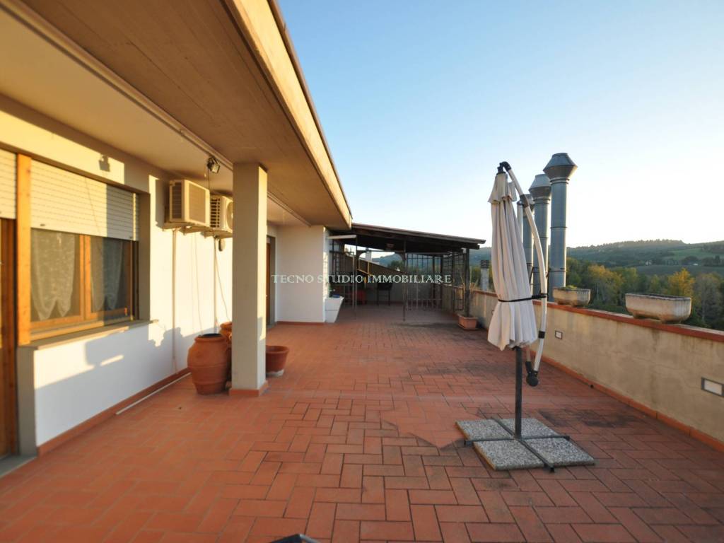 intera palazzina in vendita a San Casciano in Val di Pesa in zona Cerbaia