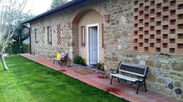 casa indipendente a San Casciano in Val di Pesa in zona Mercatale in Val di Pesa