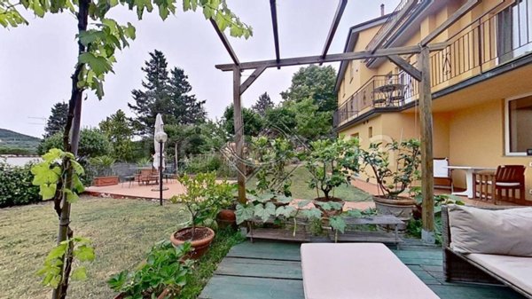 casa indipendente in vendita a San Casciano in Val di Pesa in zona Romola