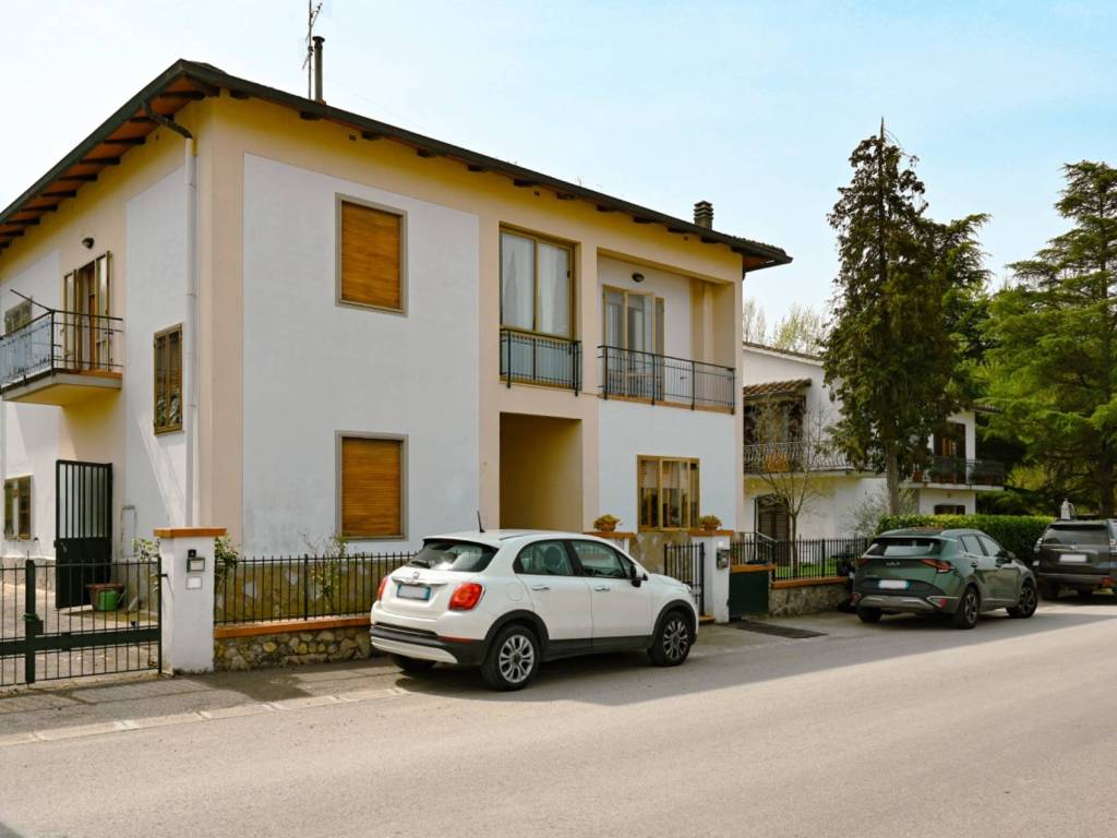 casa indipendente in vendita a San Casciano in Val di Pesa in zona Calzaiolo