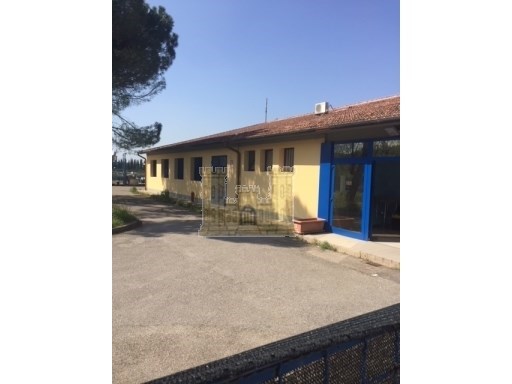 negozio in vendita a San Casciano in Val di Pesa in zona Ponte Rotto