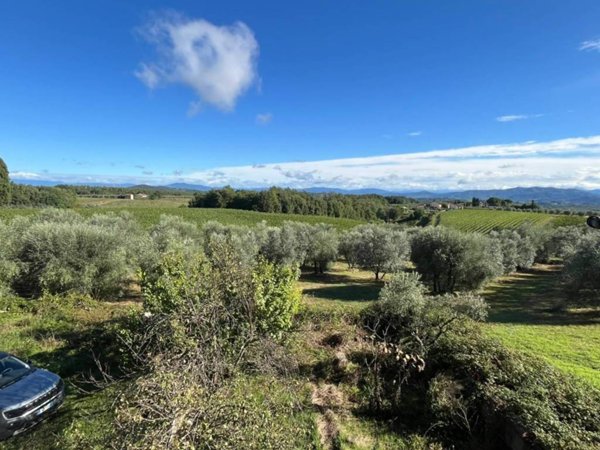 intera palazzina a San Casciano in Val di Pesa in zona Mercatale in Val di Pesa