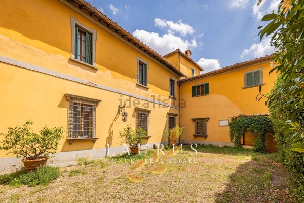 casa indipendente a San Casciano in Val di Pesa in zona Mercatale in Val di Pesa