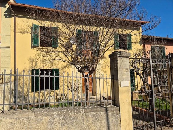 casa indipendente a San Casciano in Val di Pesa in zona Mercatale in Val di Pesa