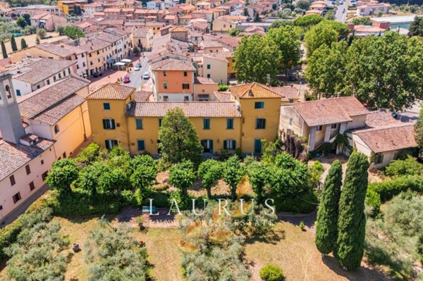 casa indipendente a San Casciano in Val di Pesa in zona Mercatale in Val di Pesa
