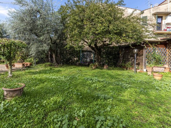 casa indipendente a San Casciano in Val di Pesa in zona Mercatale in Val di Pesa