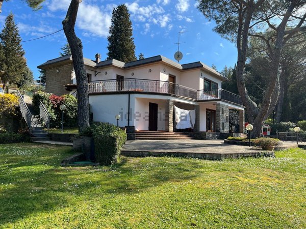casa indipendente in vendita a San Casciano in Val di Pesa in zona Romola