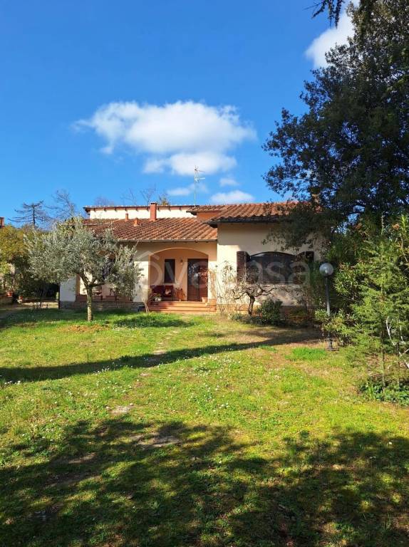 casa indipendente a San Casciano in Val di Pesa in zona Mercatale in Val di Pesa