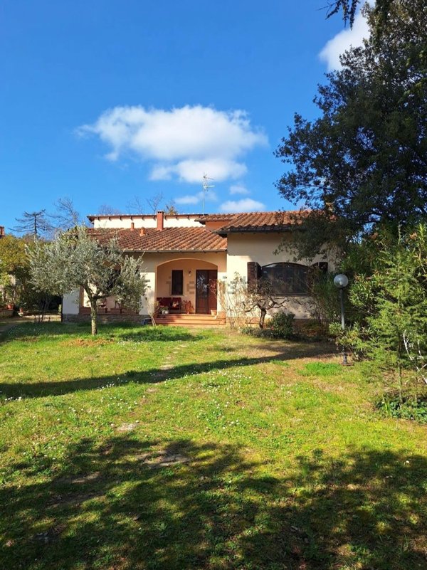 casa indipendente a San Casciano in Val di Pesa in zona Mercatale in Val di Pesa