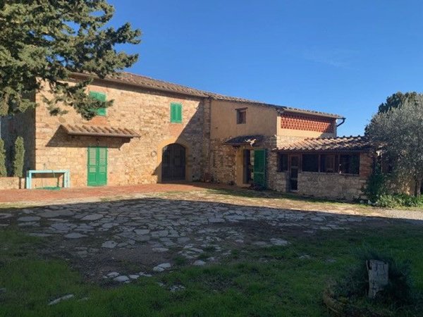 esavano in vendita a San Casciano in Val di Pesa