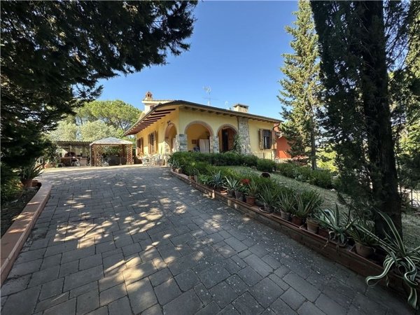 casa indipendente in vendita a San Casciano in Val di Pesa in zona Romola