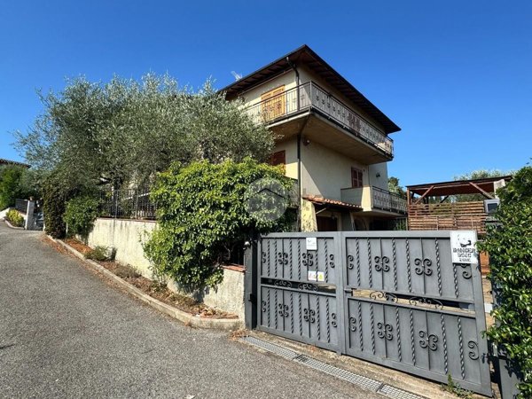 casa indipendente in vendita a San Casciano in Val di Pesa in zona Chiesanuova