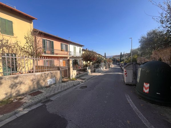 casa indipendente a San Casciano in Val di Pesa in zona Mercatale in Val di Pesa