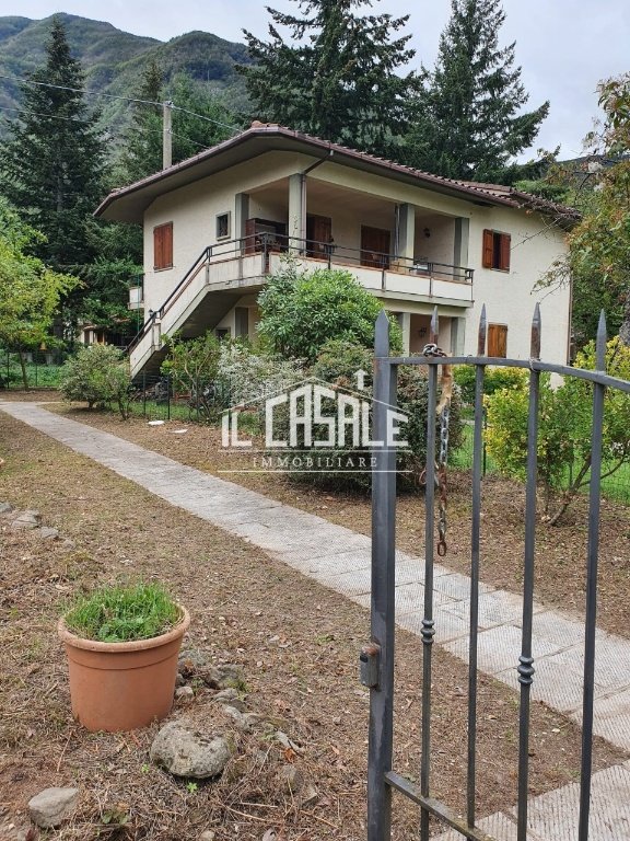 quadrivano in vendita a San Godenzo in zona Castagno d'Andrea