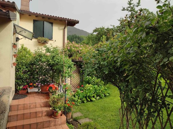 appartamento in vendita a San Godenzo in zona Castagno d'Andrea