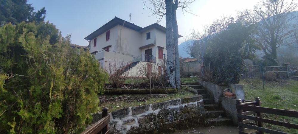 appartamento in vendita a San Godenzo in zona Castagno d'Andrea