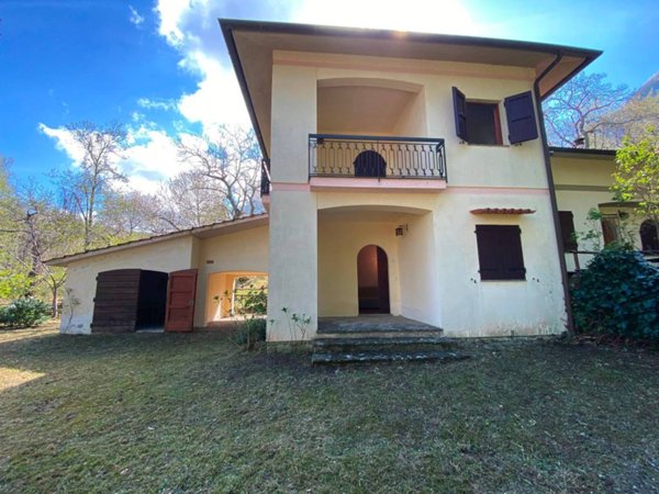 casa indipendente in vendita a San Godenzo in zona Castagno d'Andrea