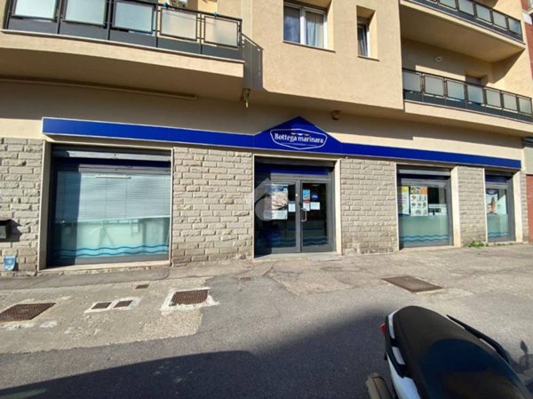 negozio in vendita a Scandicci in zona Casellina