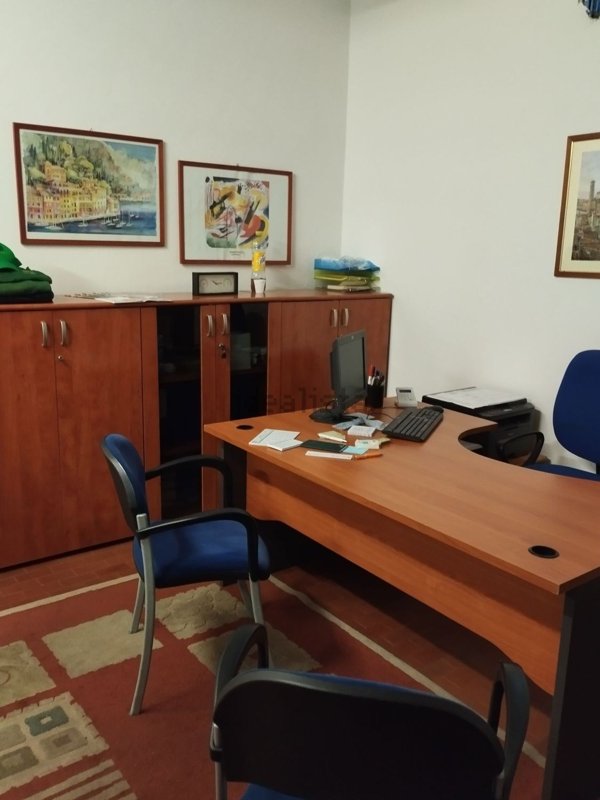 ufficio in vendita a Scandicci in zona Casellina