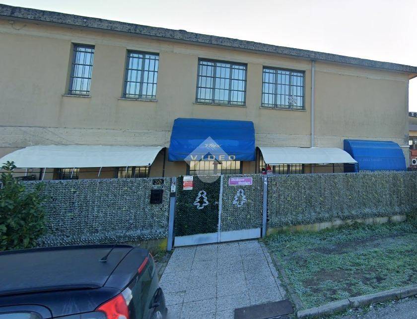locale commerciale in vendita a Scandicci in zona Casellina