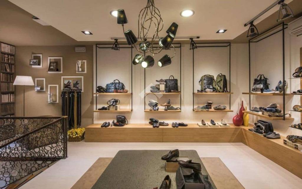 negozio in vendita a Scandicci in zona Casellina