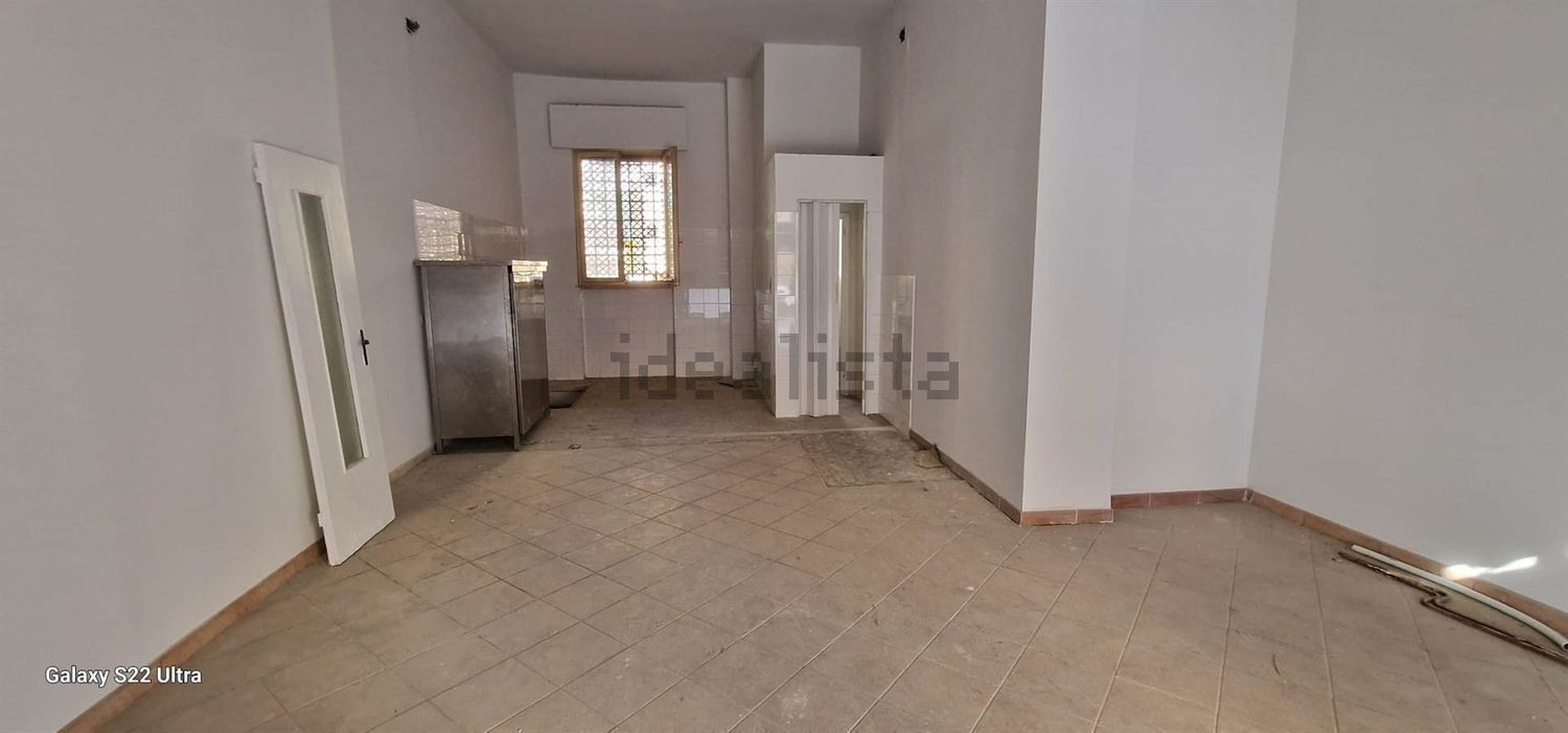 locale commerciale in vendita a Scandicci