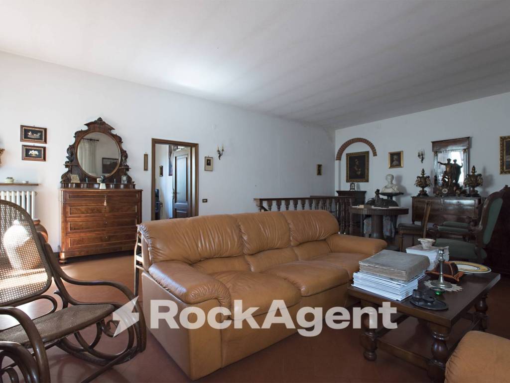 casa indipendente in vendita a Scandicci in zona San Vincenzo a Torri