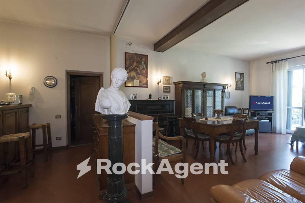 casa indipendente in vendita a Scandicci in zona San Vincenzo a Torri