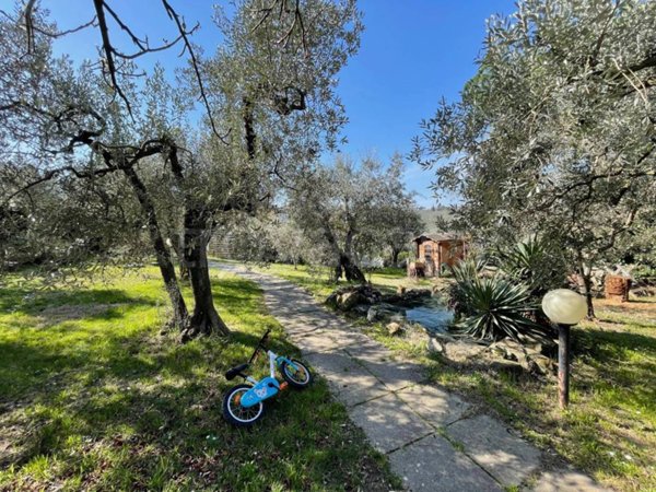 casa indipendente in vendita a Scandicci