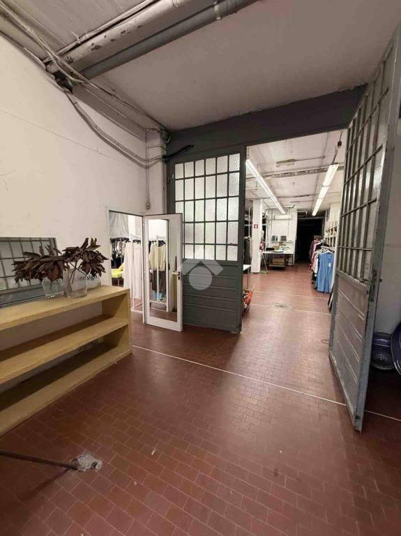 locale commerciale in vendita a Scandicci