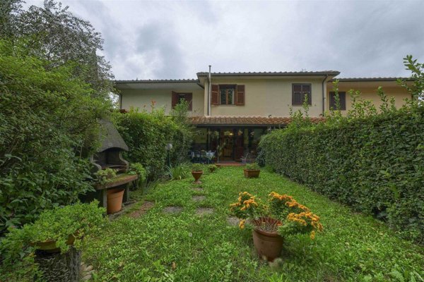 casa indipendente in vendita a Scandicci in zona San Vincenzo a Torri