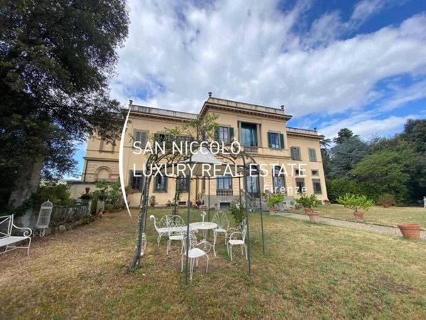 casa indipendente in vendita a Scandicci