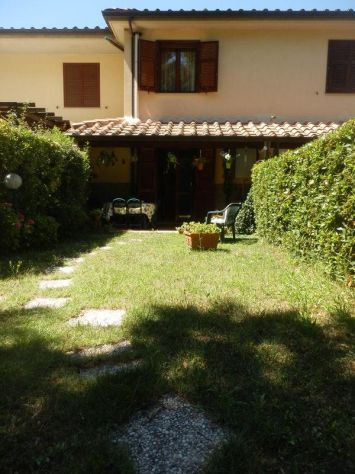 casa indipendente in vendita a Scandicci in zona San Vincenzo a Torri