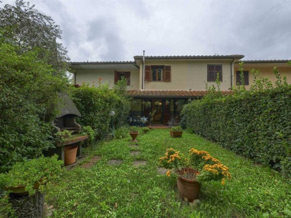 casa indipendente in vendita a Scandicci in zona San Vincenzo a Torri