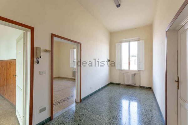 locale commerciale in vendita a Scandicci in zona Casellina