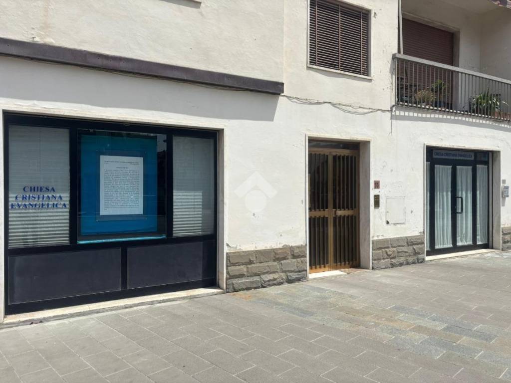 negozio in vendita a Scandicci