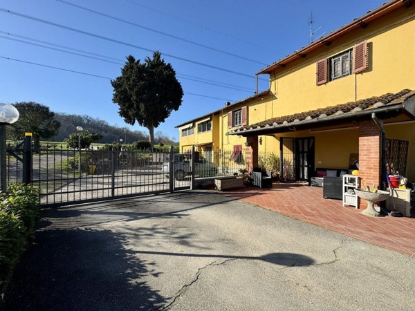 casa indipendente in vendita a Scandicci