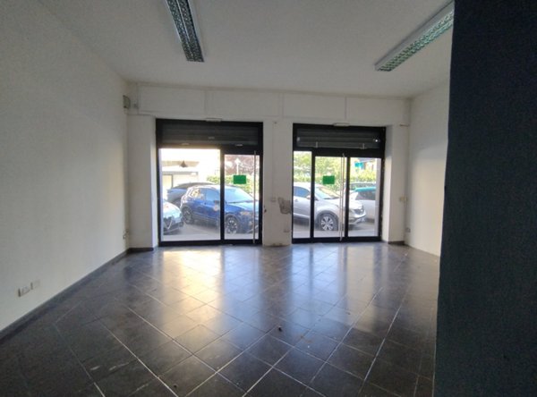negozio in vendita a Scandicci