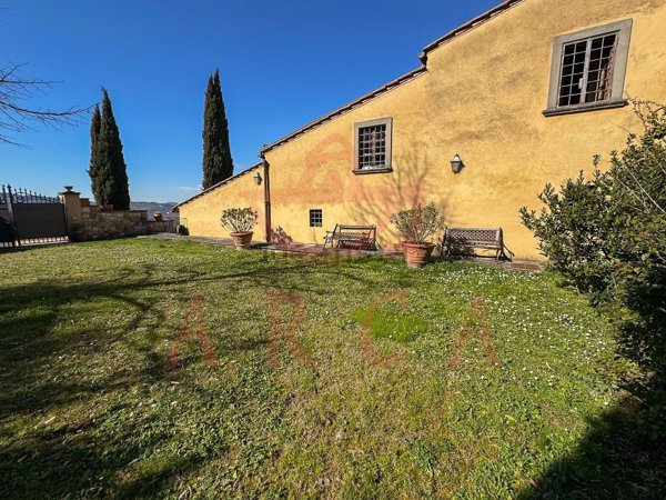 esavano in vendita a Scandicci
