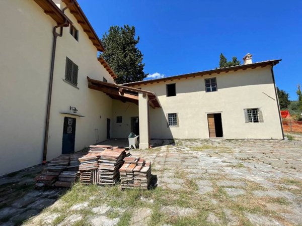 casa indipendente in vendita a Scandicci in zona San Vincenzo a Torri