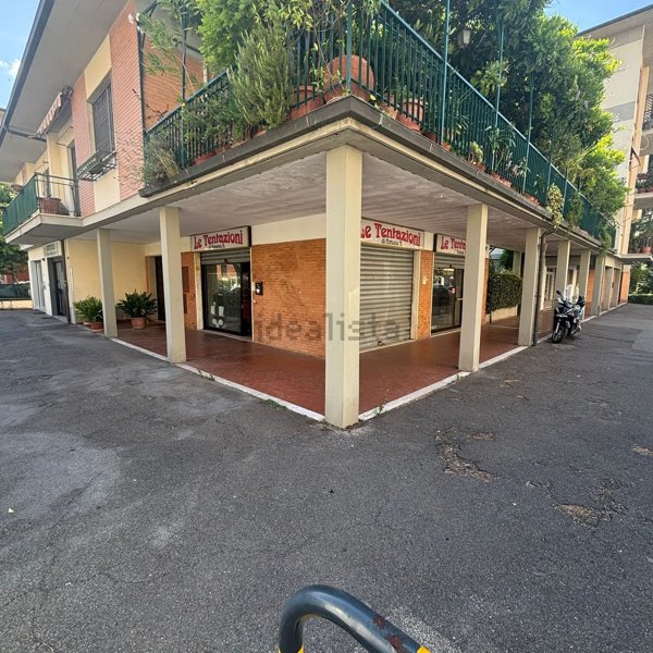negozio in vendita a Scandicci