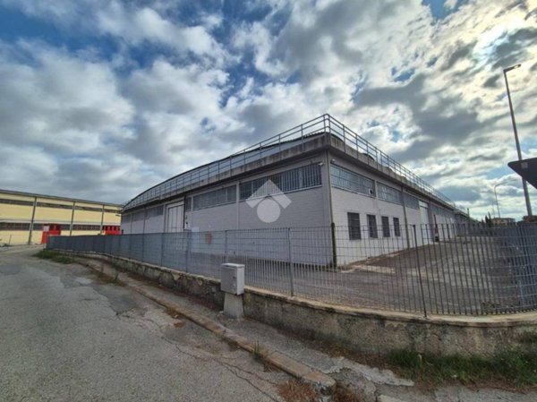 negozio in vendita a Scandicci