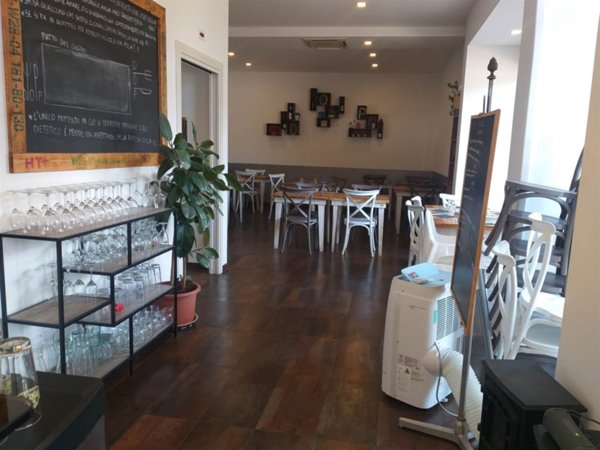 negozio in vendita a Scandicci in zona Badia a Settimo