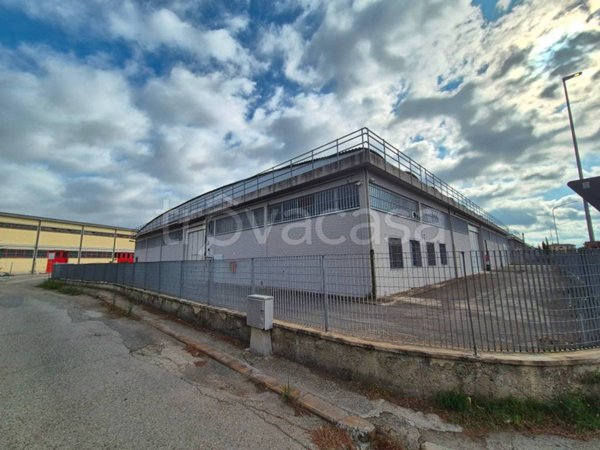 capannone in vendita a Scandicci