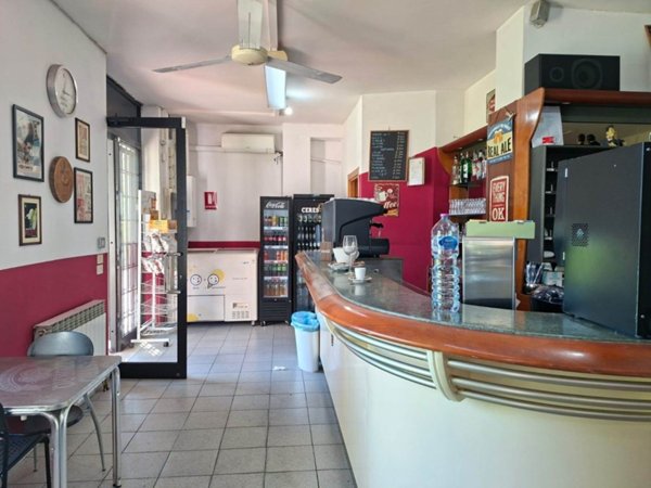 negozio in vendita a Scandicci