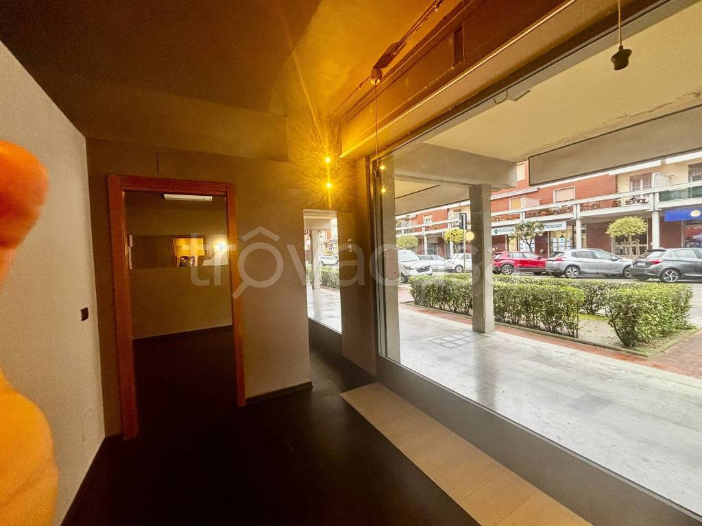negozio in vendita a Scandicci