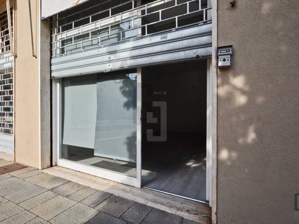 negozio in vendita a Scandicci in zona San Giusto