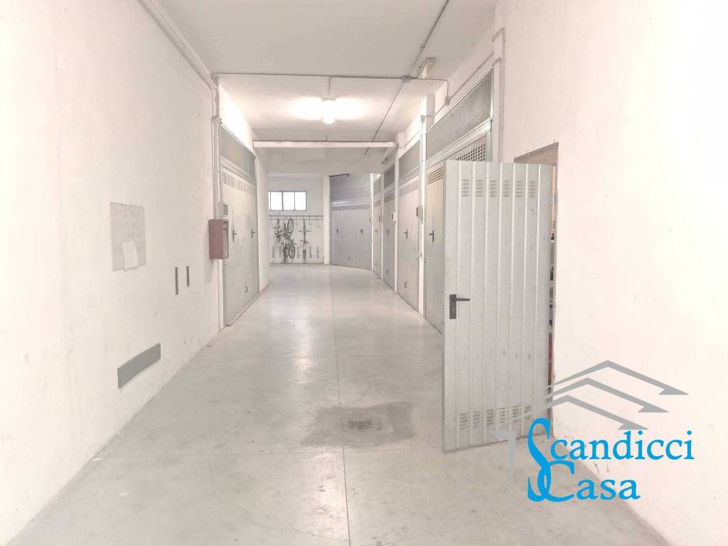 locale commerciale in vendita a Scandicci in zona Ponte a Greve