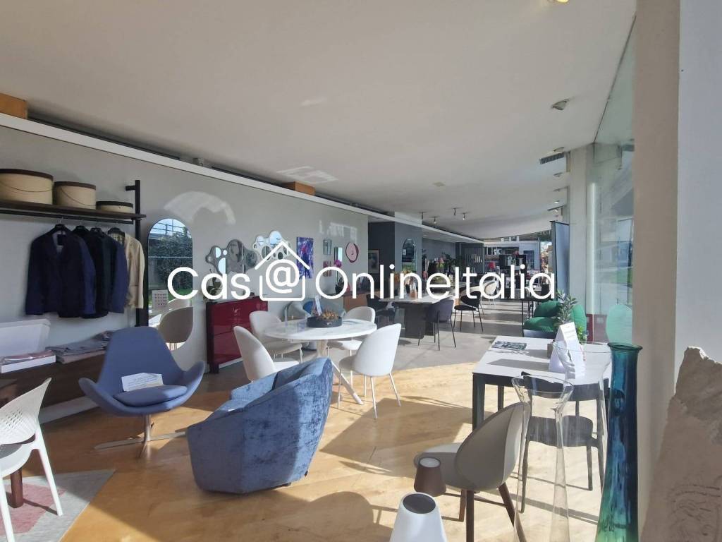 negozio in vendita a Scandicci